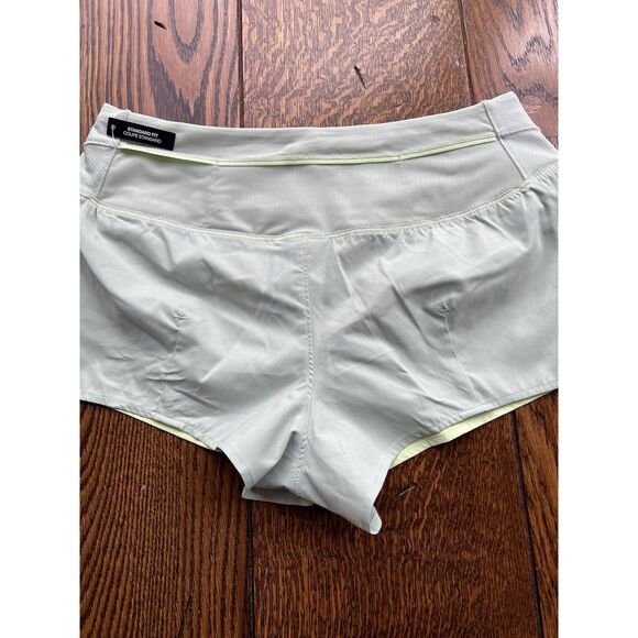 The North Face Summer Light 2.5" Shorts Astro Lime Mist Women’s Medium NWT - Picture 4 of 7